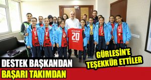 Başkan Gürlesin Genç Hentbolcularla Bir Araya Geldi