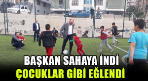 Başkan Sahaya İndi Çocuklar Gibi Eğlendi