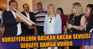 Kursiyerlerin Başkan Akcan Sevgisi Sergiye Damga Vurdu