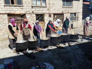 Çameli’de kadınlar 90 yıllık geleneği devam ettirdi