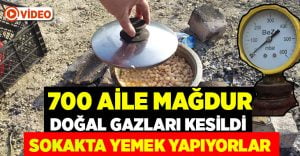 Doğal gazı kesilen aileler yemeklerini sokakta ateş üstünde yapmaya başladı