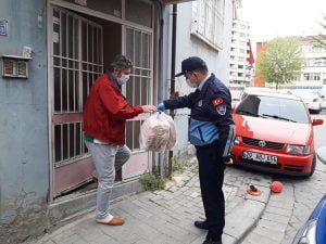 Yardım hatlarını arayanların ihtiyaçları gideriliyor