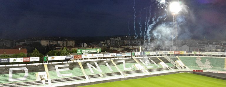 Denizlispor’un 54. yılı havai fişek gösterisiyle kutlandı