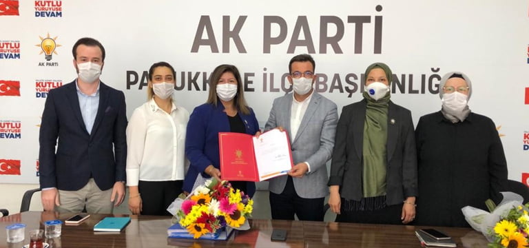 AK Parti Pamukkale Kadın Kollarında bayrak değişimi