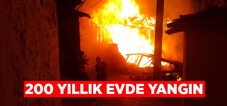 Denizli’de 200 yıllık evde yangın