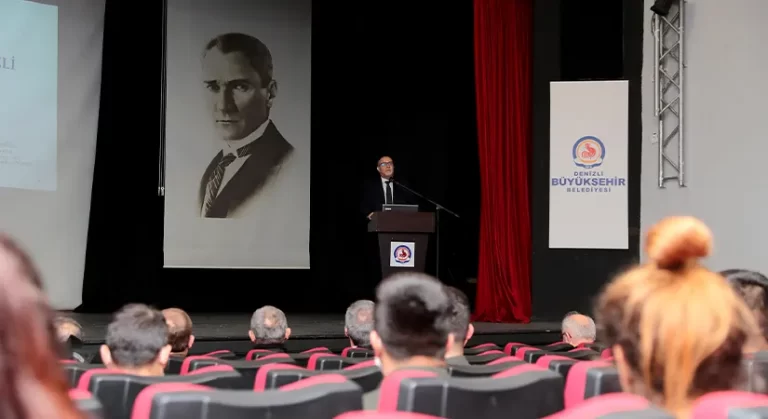 “Atatürk’ün Denizli’ye Ziyaretleri” konferansı yapıldı