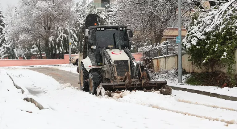 Merkezefendi’de Karla Mücadele Devam Ediyor