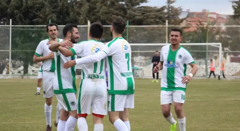 Namağlup Kale Belediyespor, gol yağmurunu Acıpayam’da sürdürdü