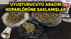 Uyuşturucuyu aracın hoparlörüne saklamışlar