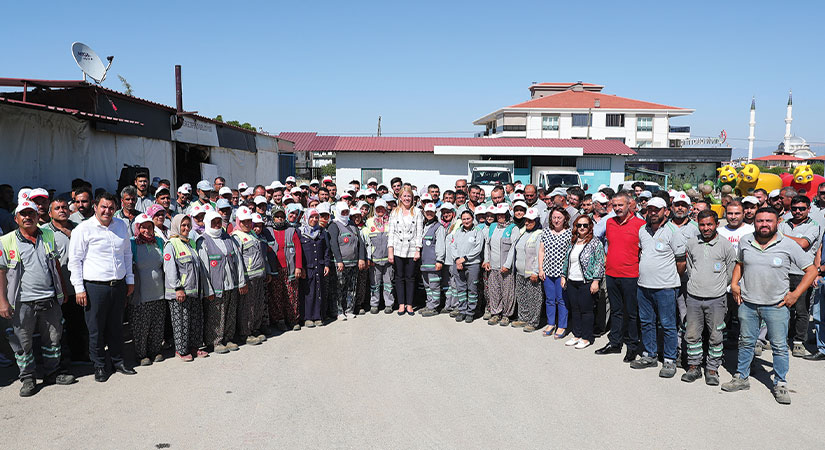 Başkan Doğan belediye personeli ile bayramlaştı