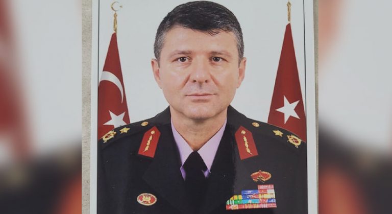 Denizli’de sevilen komutanlarından Ferdi Korkmaz, tümgeneral oldu