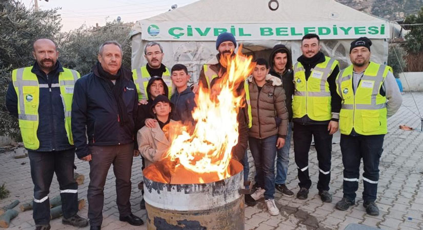 Çivril Belediyesi deprem bölgesine aşevi kurdu