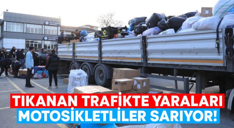 Tıkanan trafikte yaraları motosikletliler sarıyor!